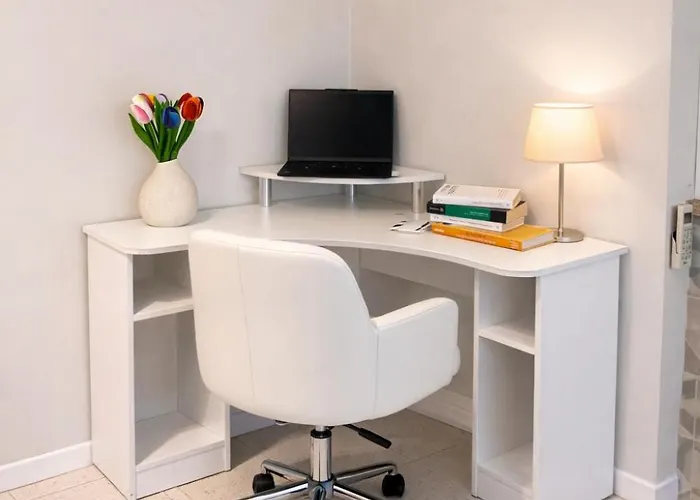 Elodie Deluxe -15 Min Colosseum Metro - Center -parking-balcony Apartment Rom